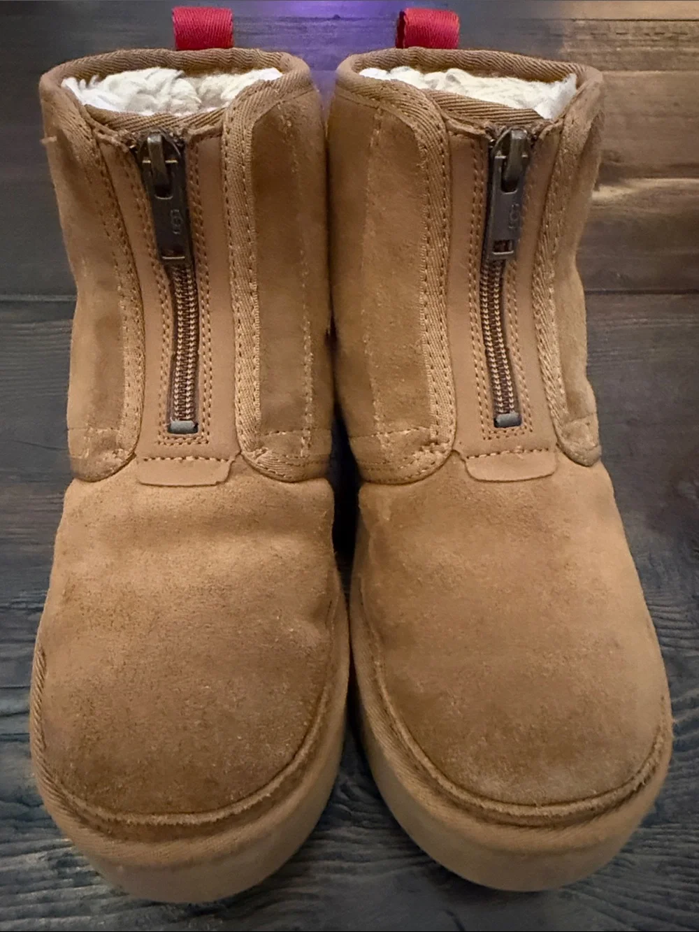 UGG Kids Chestnut Suede Zip-Up Shearling platform Boots with Red Pull Tab